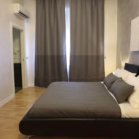 Attico Volta לינה וארוחת בוקר 4*